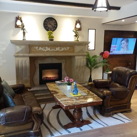 Apartment B O R A Цкалтубо Екстериор снимка
